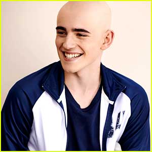 Red Band Society's Charlie Rowe Says Leo Absolutely Wants to Be Part of the Group