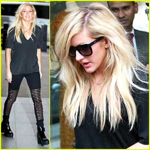 Ellie Goulding Zips It Up For BBC Radio 1 Stop