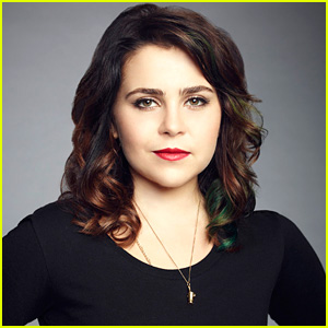 Parenthood's Mae Whitman Describes Ryan & Amber's Relationship with a Taylor Swift Song
