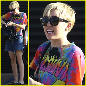 Miley Cyrus Loves Her Magical Hillbilly Wizard of a Dad!