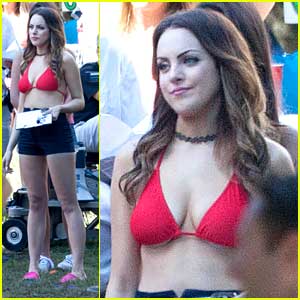 Elizabeth Gillies Goes On 'Vacation' With The Griswolds
