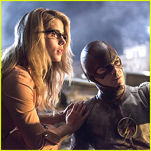 Felicity Visits Barry Allen On Tonight's 'The Flash' - See The Pics!