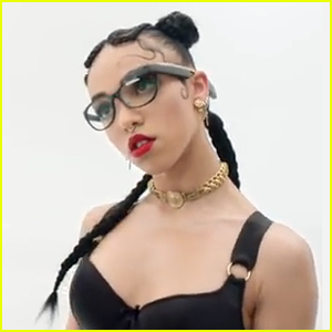 FKA twigs Gets Creative in Google Glass Concert Film - Watch Now!