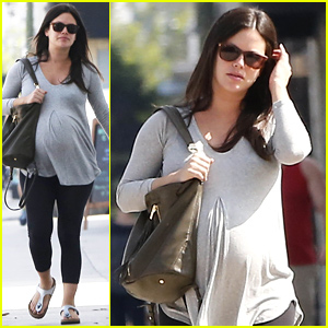 Rachel Bilson Gets In a Check Up with Her Doctor Before Her Baby's Birth!