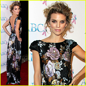 AnnaLynne McCord Is the Talk of the Town in Her Backless Dress!