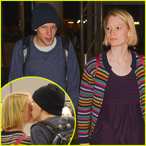 Mia Wasikowska & Boyfriend Jesse Eisenberg Kiss at the Airport