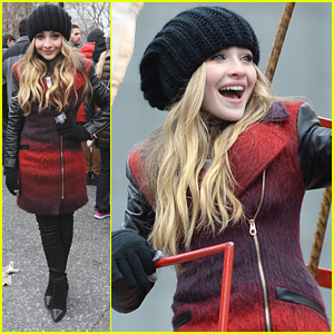 Sabrina Carpenter Sings 'Middle of Starting Over' at Macy's Thanksgiving Day Parade 2014 - Watch Here!