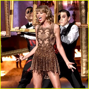 Taylor Swift Performs 'Blank Space' for First Time at AMAs 2014! (Video)