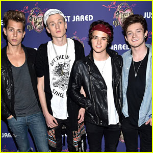 The Vamps Keep the Just Jared Homecoming Dance Crowd Pumped!