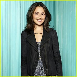 Italia Ricci on April Losing Her Hair & Leo's Big Decision in the 'Chasing Life' Christmas Special