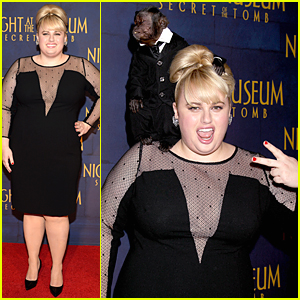 Rebel Wilson Deals With Some Monkey Business at 'Night at the Museum: Secret Of The Tomb' Premiere