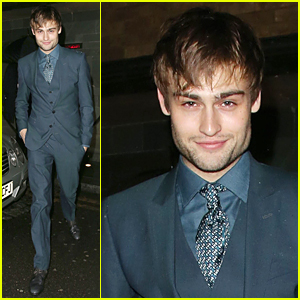 Douglas Booth is Suave For GQ London Collections Dinner