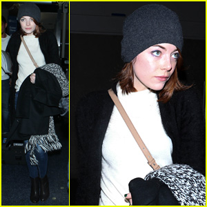 Emma Stone Touches Down at LAX Ahead of Golden Globes 2015