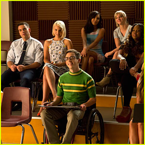 'Glee' Recap: [SPOILER] Got Engaged!