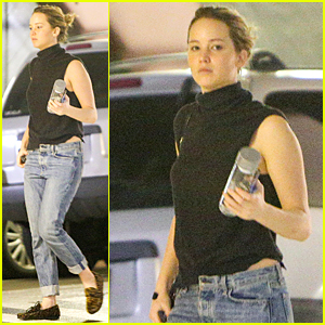 Jennifer Lawrence Goes All Natural at Doctor's Appointment