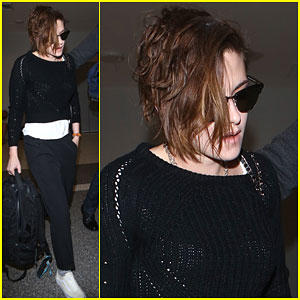Kristen Stewart Gets Out Of Town Solo!