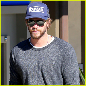 Liam Hemsworth Stops at Malibu Starbucks After Wrapping 'The Dressmaker' in Australia