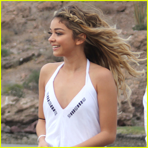 Sarah Hyland Enjoys Mexican Getaway With Friends Before Christmas