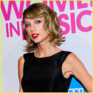 Taylor Swift Returns to Twitter After Being Hacked!