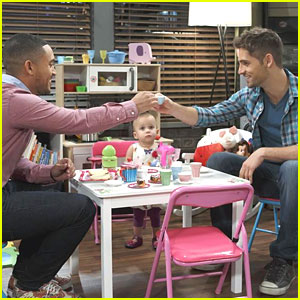 Ben & Tucker Pretend To Be In The Navy In 'Baby Daddy' Tonight