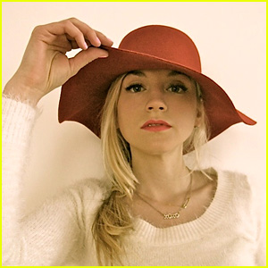 Emily Kinney Officially Joins 'The Flash' as Bug-Eyed Bandit