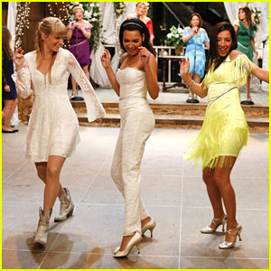 Brittany & Santana Are Getting Married Tonight on 'Glee'!