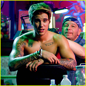 Justin Bieber Grimaces During Bullseye Back Tattoo Session in New Roast Teaser (Video)