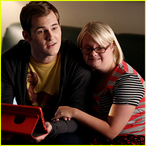 JJJ Valentine's Day: Lauren Potter Dishes on Ideal Date with Real-Life & On-Screen Boyfriends!