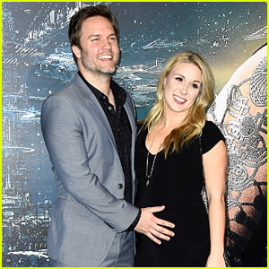 Scott Porter & Wife Kelsey Expecting First Child Together!