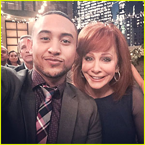 Tahj Mowry Shares Cute Pic With 'Baby Daddy' Guest Star Reba McEntire!