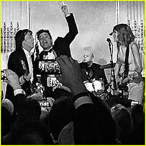 Taylor Swift & Paul McCartney Perform 'Shake It Off' at SNL 40 After Party
