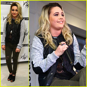Bea Miller Performs At Lord & Taylor's DesignLab Launch