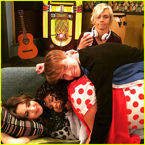 Switched At Birth's D.W. Moffett Directs 'Austin & Ally' - See The Cute Cast Pics!