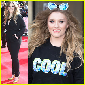 Ella Henderson Covers James Bays' 'Hold Back The River' Before The Prince's Trust Awards