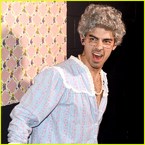 Joe Jonas Dresses Up As His Grandma for Kids' Choice Awards 2015 (Video)