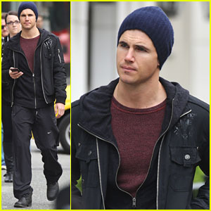 Robbie Amell Opens Up About 'Max' & The Military
