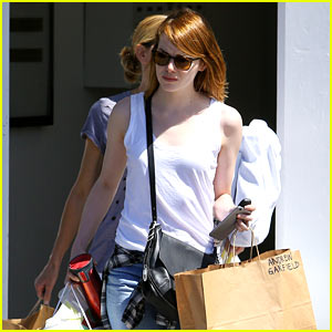 Emma Stone Holds Bag with Andrew Garfield's Name On It