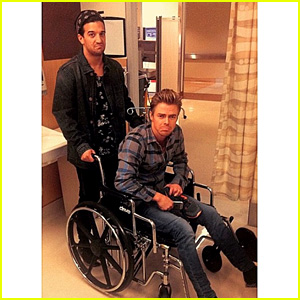 Derek Hough Suffers Foot Injury - Will He Still Compete on 'DWTS'?