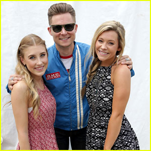 Maddie & Tae Perform At ACM Party For A Cause Festival - See The Pics!