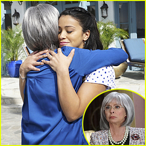 Jane Meets Her Other Grandmother On 'Jane The Virgin' Tonight