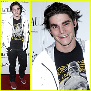 RJ Mitte Fights to End People's Misconceptions on Disabilities
