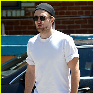 Robert Pattinson Fuels Up at the Laurel Canyon Country Mart