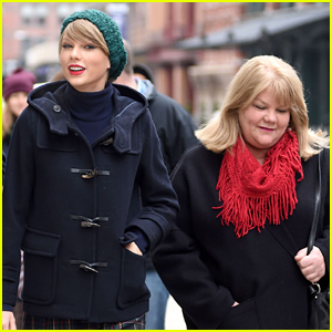 Taylor Swift Reveals Her Mom Andrea Has Cancer