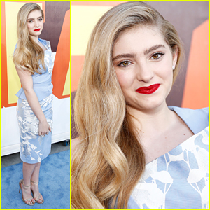 Willow Shields Wears Bold Red Lips For MTV Movie Awards 2015
