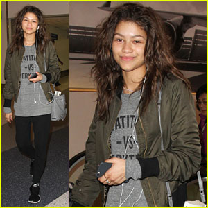 Zendaya Tells The Internet To Calm Down About Her Hair Changes