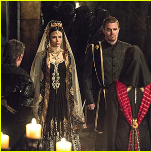 Does Oliver Get Married on Tonight's 'Arrow'?