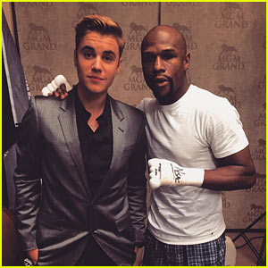 Justin Bieber Supports Mayweather at Fight of the Century!