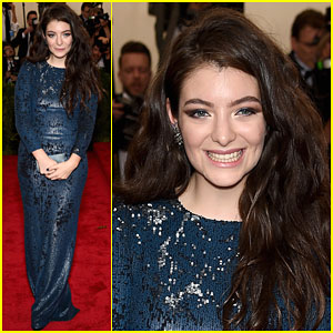 Lorde Looks Like Royalty at Met Gala 2015!