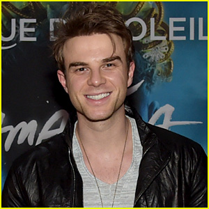 Nathaniel Buzolic Lands Role on Upcoming CW Comedy 'Significant Mother'