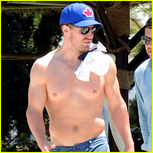 Stephen Amell Goes on a Family Vacation in Spain